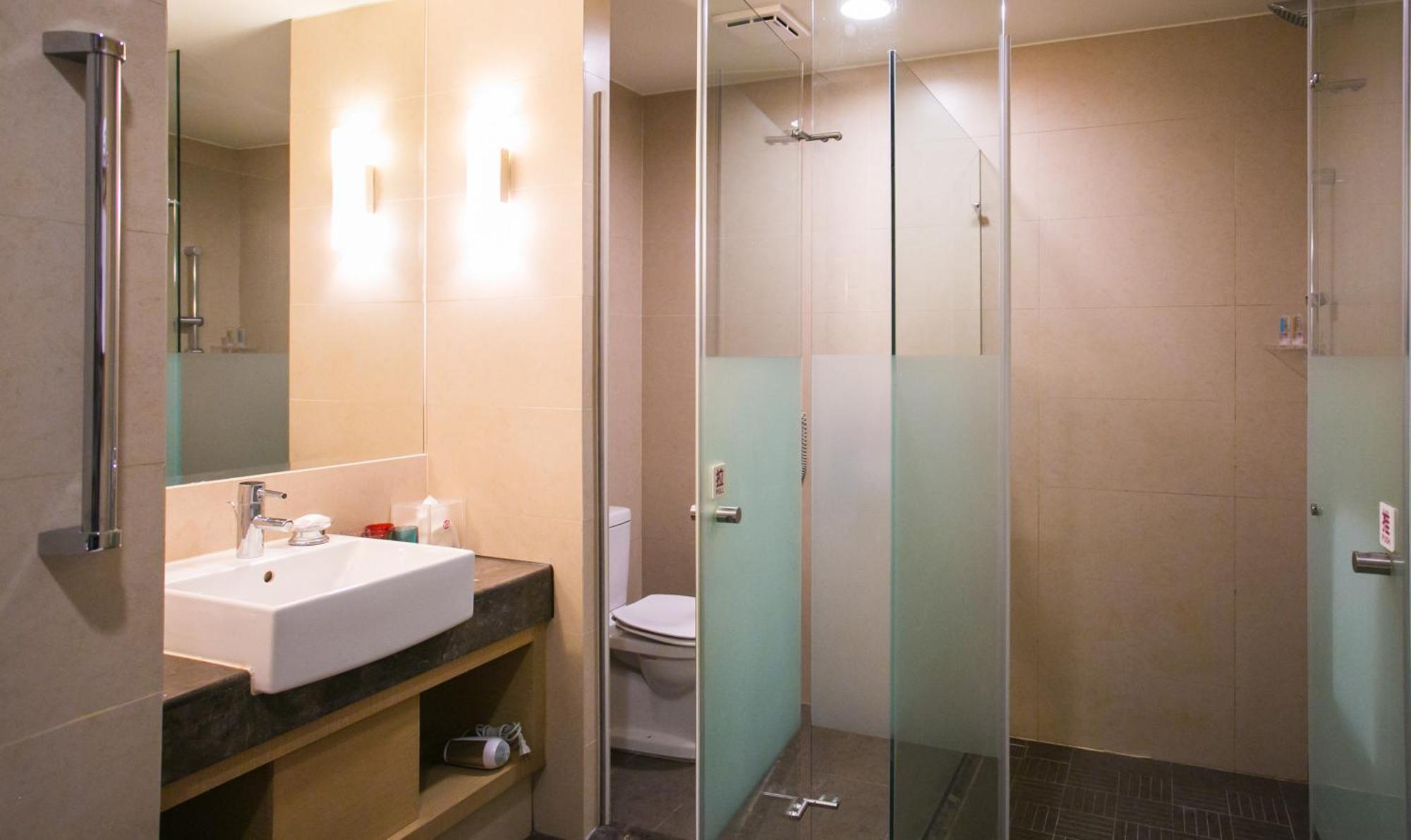E-Da Royal Hotel Dashu Zewnętrze zdjęcie A shower enclosure