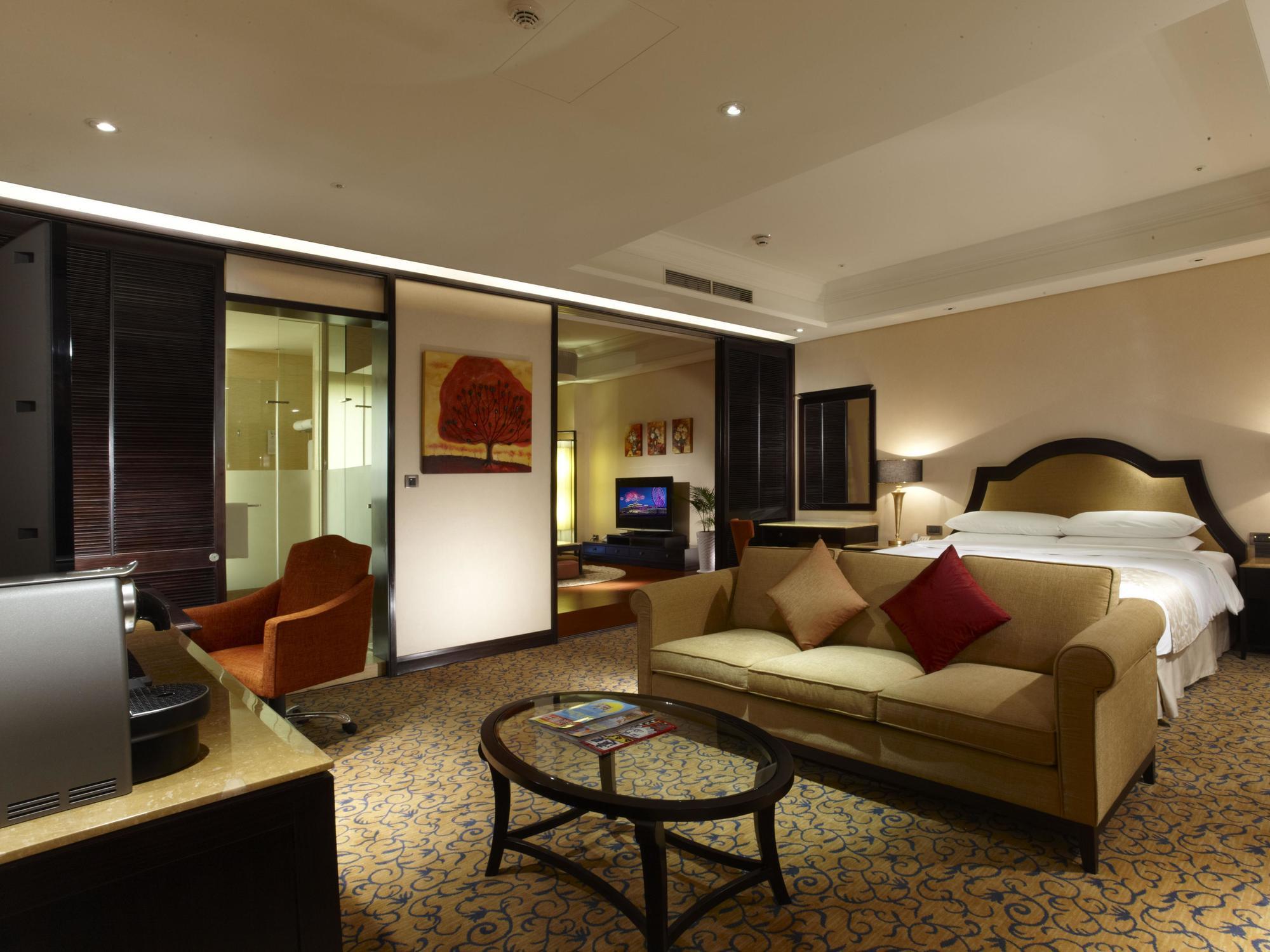 E-Da Royal Hotel Dashu Zewnętrze zdjęcie A suite at the Shangri-La Hotel, Kuala Lumpur